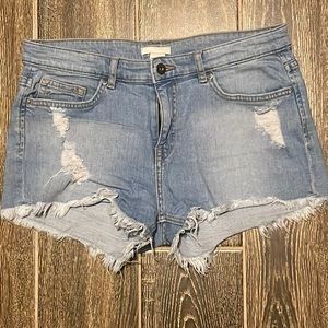 HM Distressed shorts
